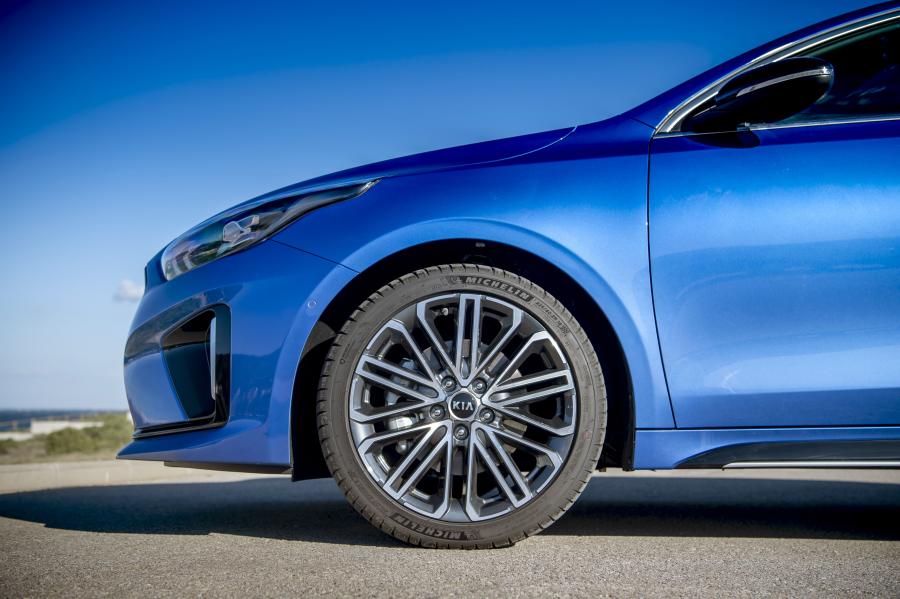 Детали экстерьера Kia ProCeed GT Line S 2019 года  (UK) (фото 15 из 41)